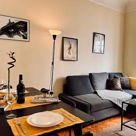 شقة Charming 3 Bedrooms Apartment, Cool Neighbourhood *