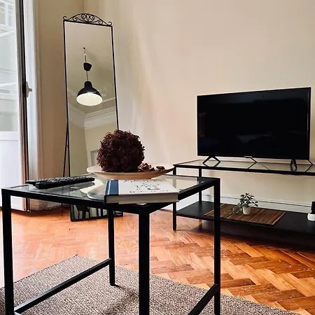 Charming 3 Bedrooms Apartment, Cool Neighbourhood Лісабон