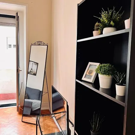 Charming 3 Bedrooms Apartment, Cool Neighbourhood Апартаменти Лісабон