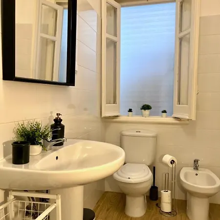 Charming 3 Bedrooms Apartment, Cool Neighbourhood Лісабон