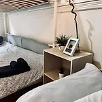 Charming 3 Bedrooms Apartment, Cool Neighbourhood * リスボン
