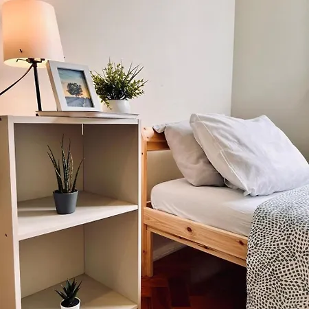 Charming 3 Bedrooms Apartment, Cool Neighbourhood *