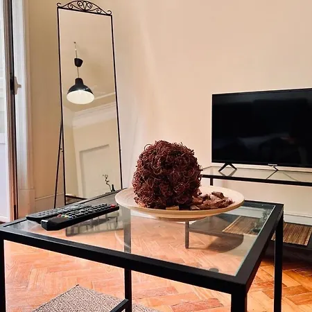 Charming 3 Bedrooms Apartment, Cool Neighbourhood Apartmán *