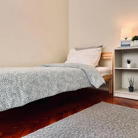 Charming 3 Bedrooms Apartment, Cool Neighbourhood * Lisboa