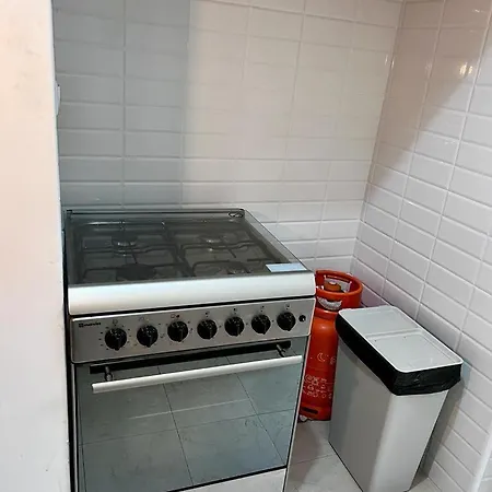 Charming 3 Bedrooms Apartment, Cool Neighbourhood Apartmán