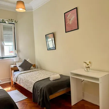 Charming 3 Bedrooms Apartment, Cool Neighbourhood Apartmán