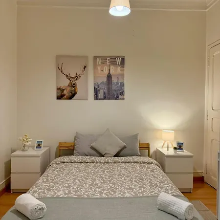 Charming 3 Bedrooms Apartment, Cool Neighbourhood * Lisboa