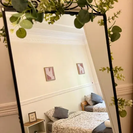 Charming 3 Bedrooms Apartment, Cool Neighbourhood * Lisboa