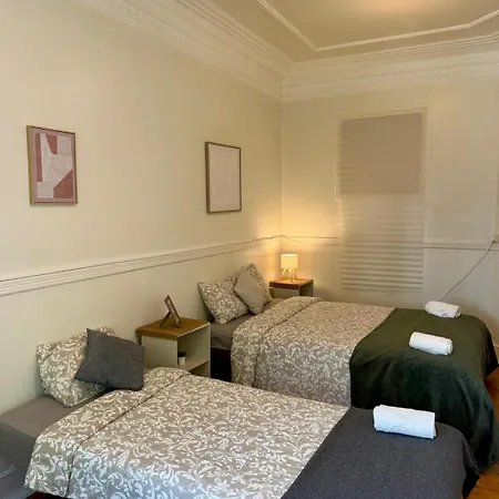Charming 3 Bedrooms Apartment, Cool Neighbourhood * Lisboa