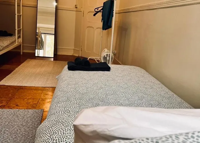 Charming 3 Bedrooms Apartment, Cool Neighbourhood