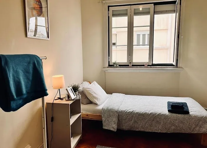 Apartment Charming 3 Bedrooms Apartment, Cool Neighbourhood Lisbon