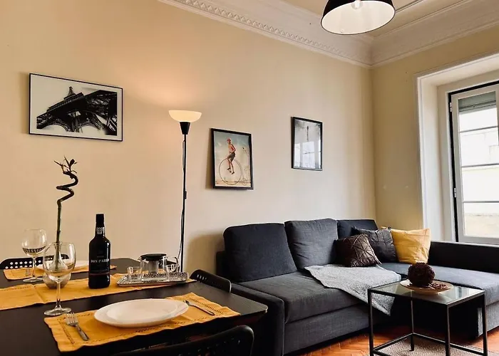 Charming 3 Bedrooms Apartment, Cool Neighbourhood Apartament *