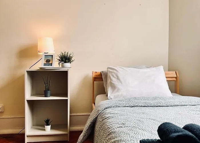 Charming 3 Bedrooms Apartment, Cool Neighbourhood Apartament