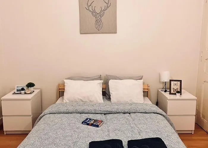 Apartament Charming 3 Bedrooms Apartment, Cool Neighbourhood